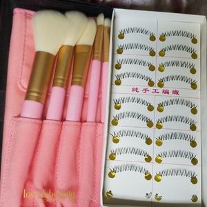 Make-up brushes w/free lashes